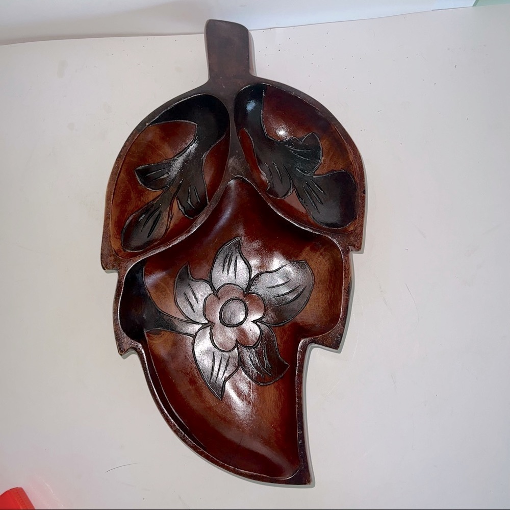 Wood Carved Leaf Design Serving Dish for Snacks Vintage Aruba Road Runner Floral
